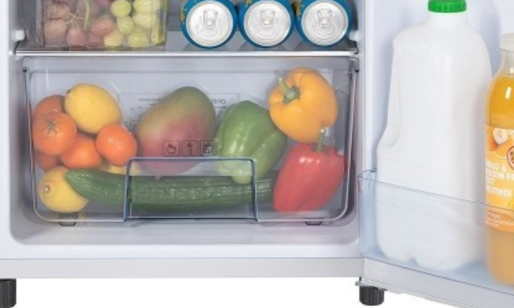Fridge crisper drawers with vegetables